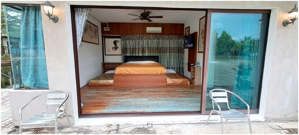 Lake Chalet 4-person room interior